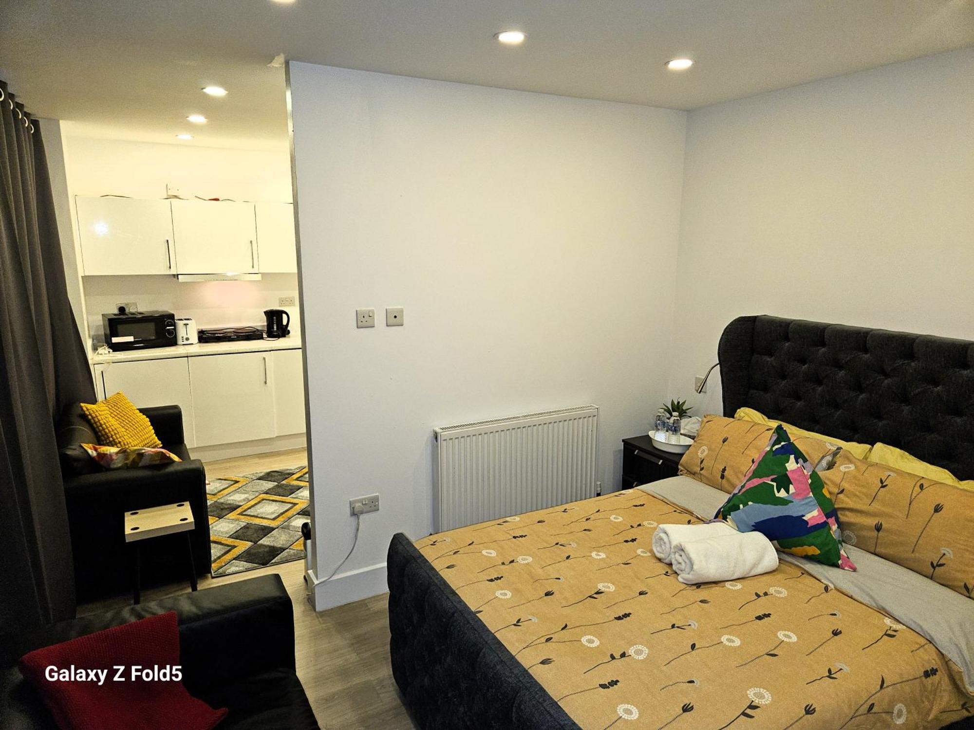 London Sleephouse Partying Is Not Allowed Pls Dış mekan fotoğraf