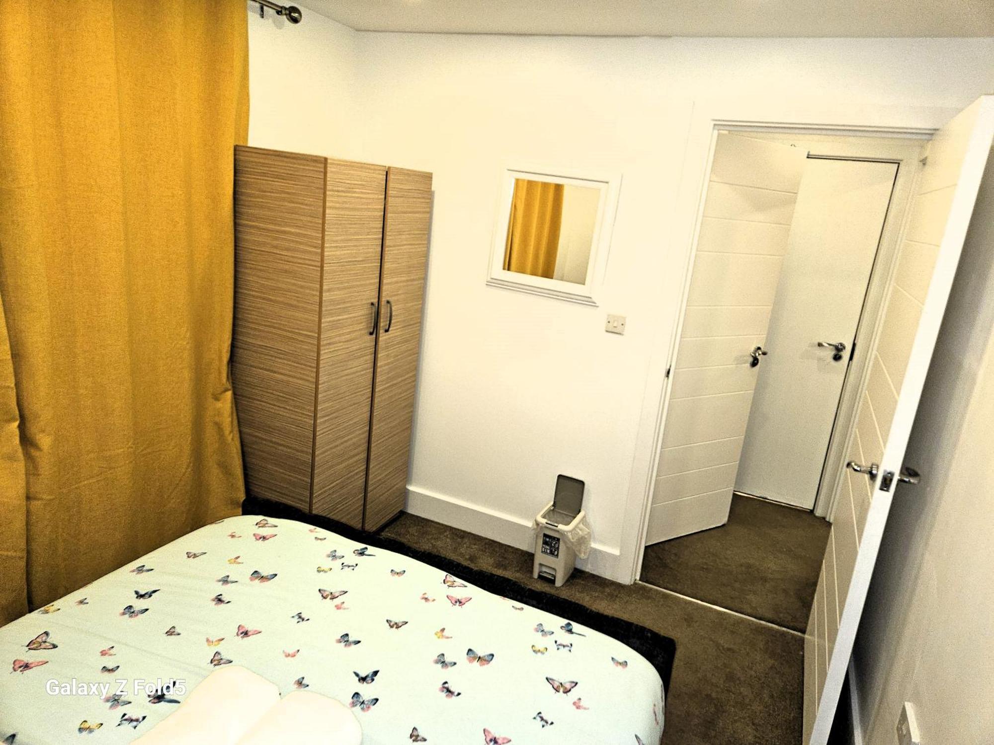 London Sleephouse Partying Is Not Allowed Pls Dış mekan fotoğraf